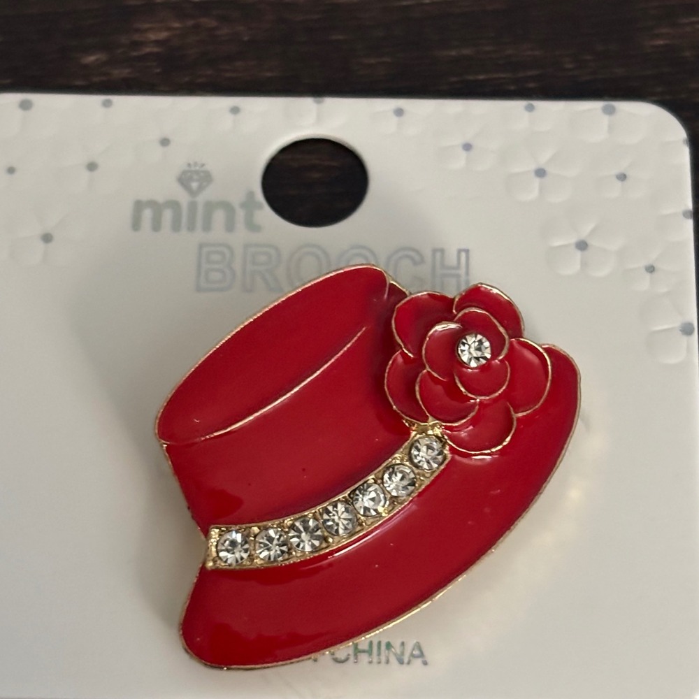 Red Sun Hat Brooch Enamel Gold Tone Rhinestone Flower Pin Accessory